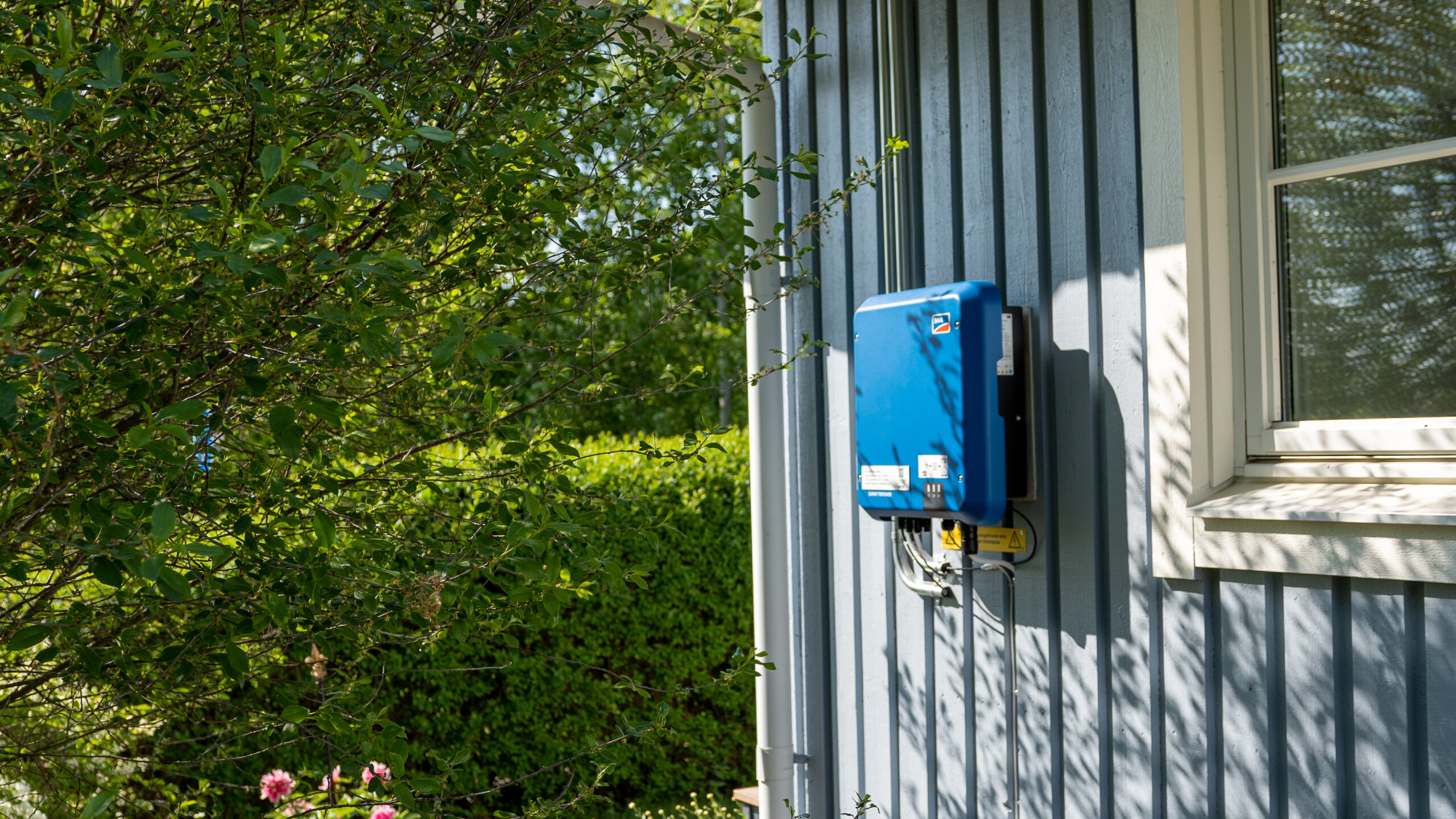 SMA växelriktare för solceller på vägg