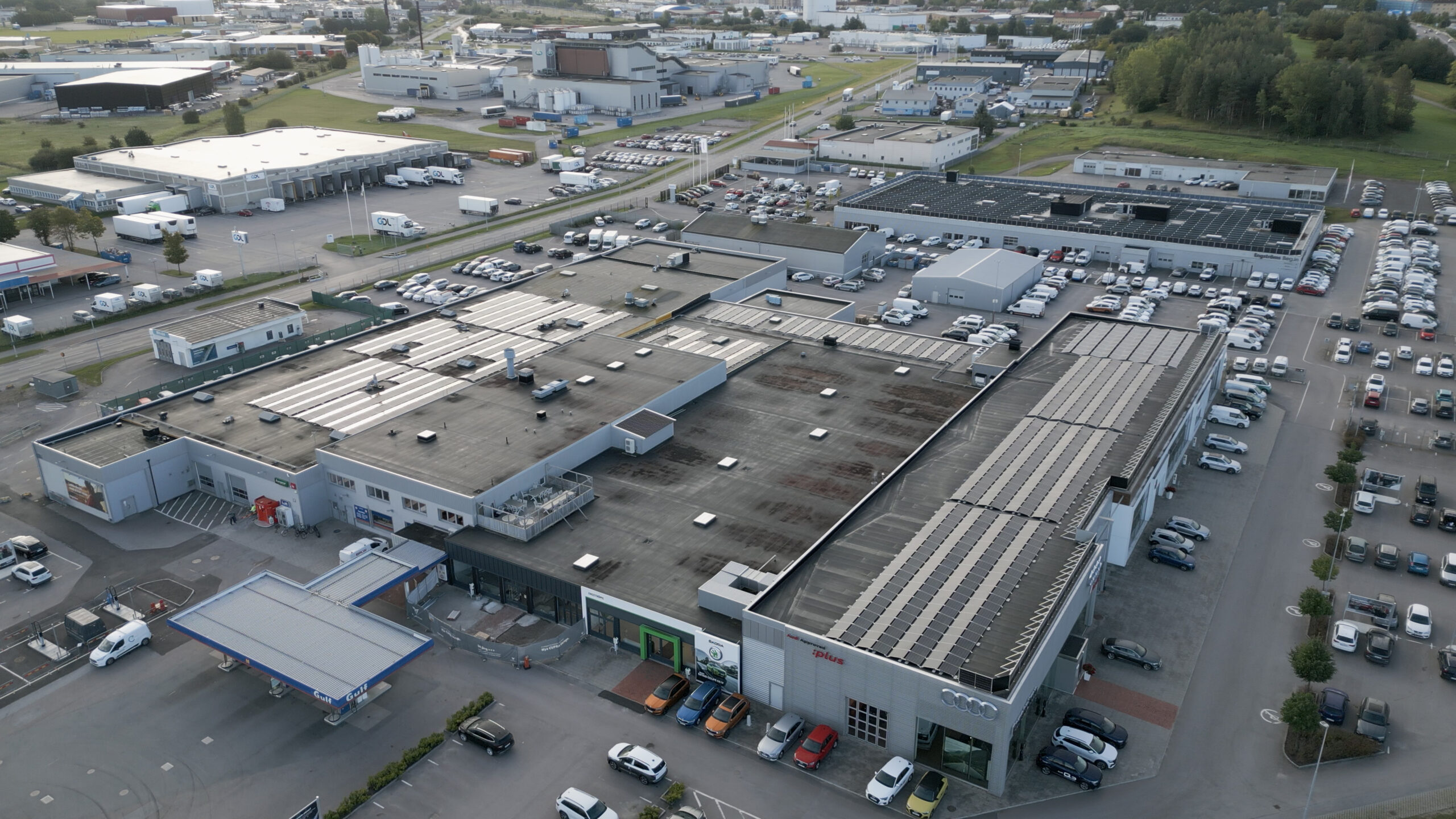 Solceller på Engströms bil i Linköping,